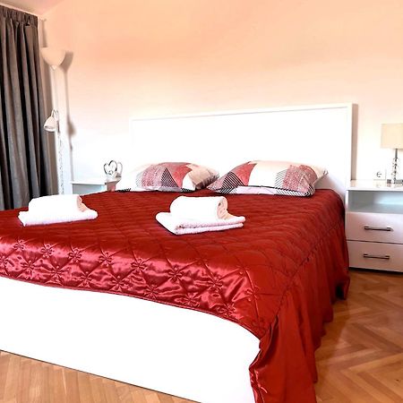Apartment And Rooms Milak ราบ ภายนอก รูปภาพ