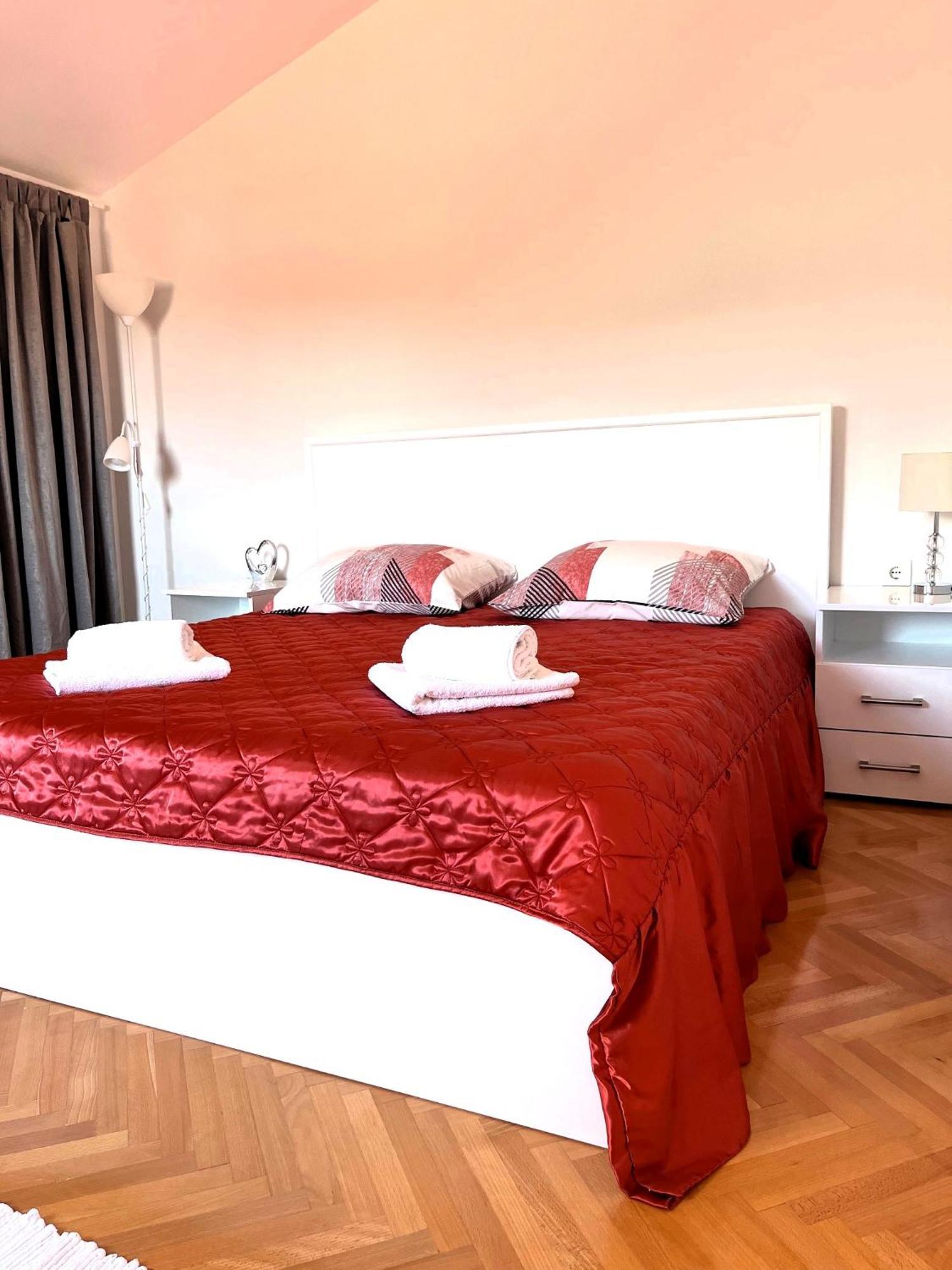 Apartment And Rooms Milak ราบ ภายนอก รูปภาพ