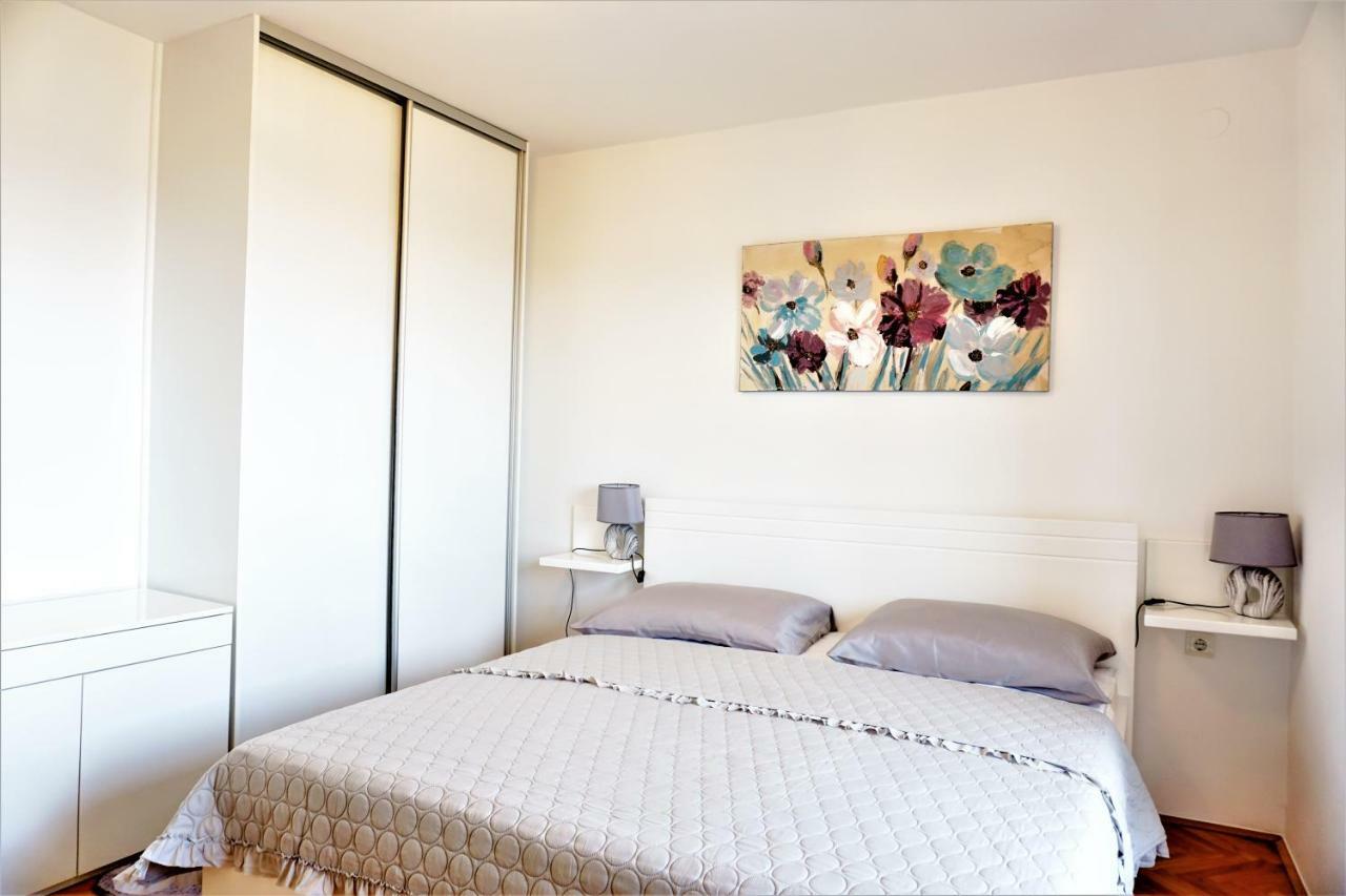 Apartment And Rooms Milak ราบ ภายนอก รูปภาพ