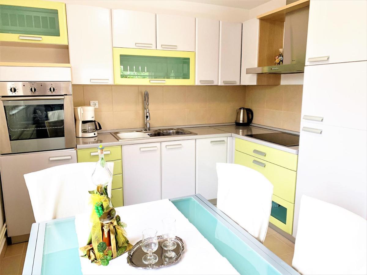 Apartment And Rooms Milak ราบ ภายนอก รูปภาพ